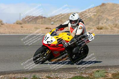 media/Feb-05-2023-Classic Track Day (Sun) [[c35aca4a42]]/Group 2/session 3 turn 13/